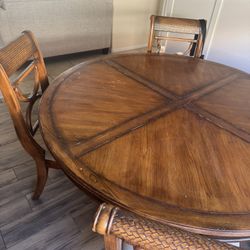 Round Dining Table 