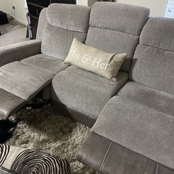 Recliner loveseat
