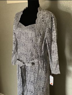 Long Elegant Grey Dress For Special Occasions 