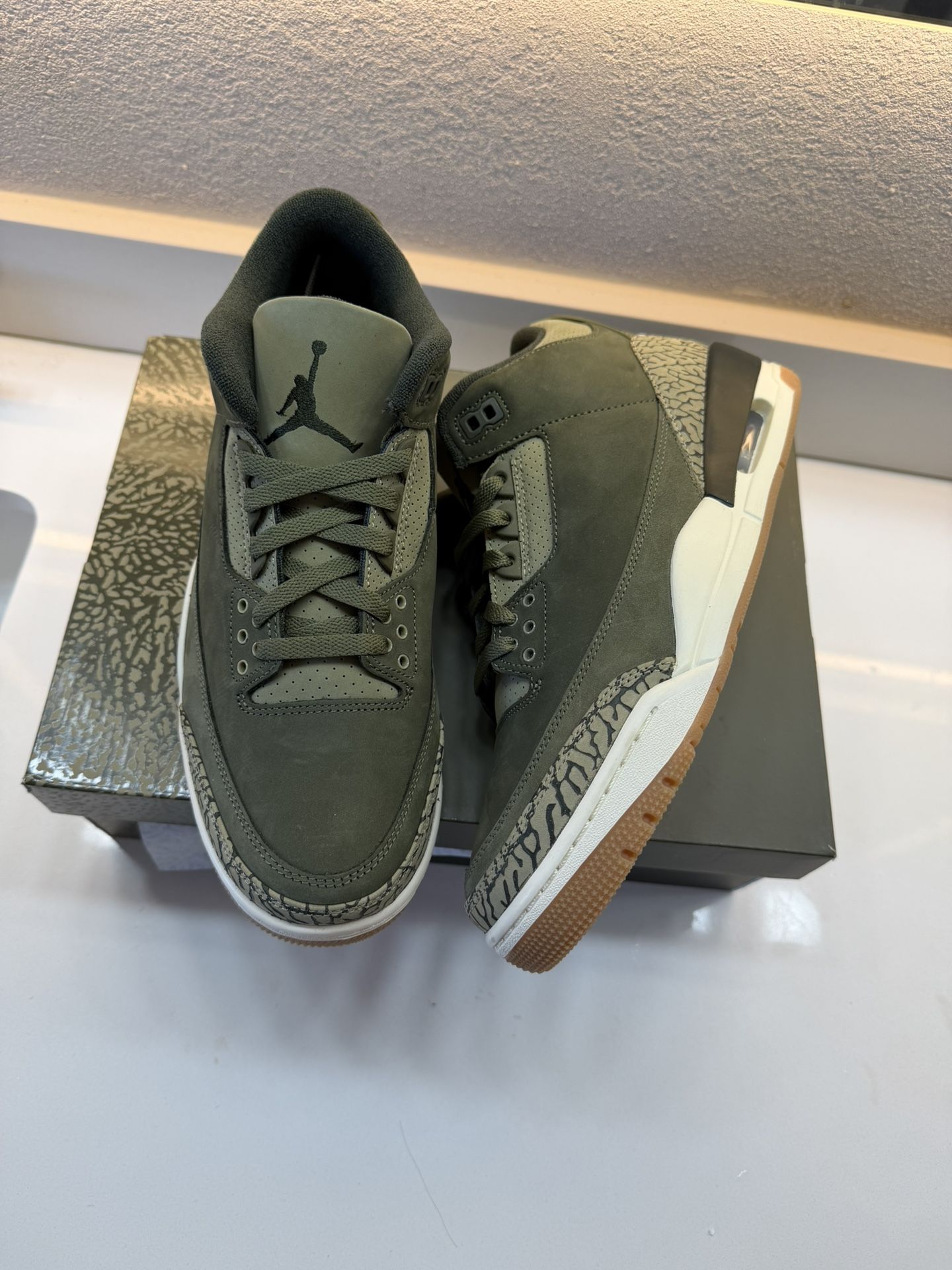 Jordan 3s