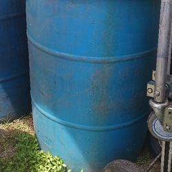 Plastic 50 Gal Drum On Wheels