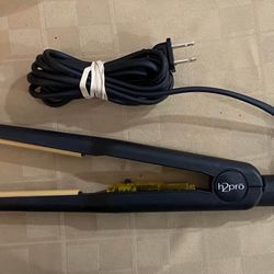 * NEW*H2Pro Classic Master Ceramic   4/10"  Professional Styling Flat Iron - 9ft cord We were g We