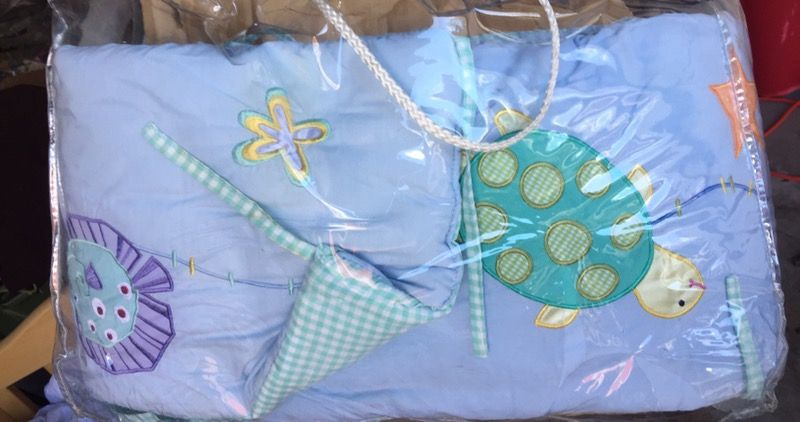 6 PIECE CRIB BEDDING KIDS LINE SEA LIFE.