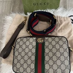 Gucci Ophidia Medium Crossbody Bag