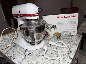 Kitchen aid ultra power ksm90 with attachments