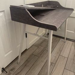 45” Wide Modern Desk 