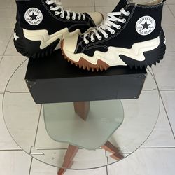 New   Converse Run Star Motion Hi Sneakers. Unisex. M 7.5. W 9. 100% Authentic In Original box.