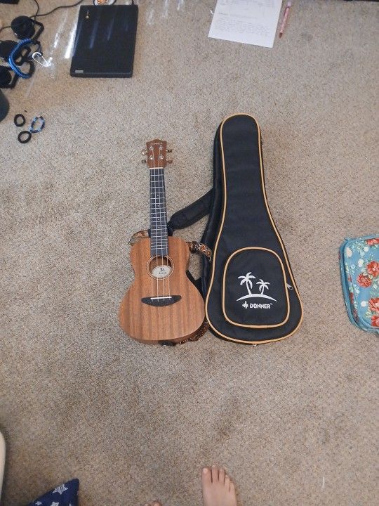Carry Ukulele and Bag