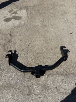 99-13 Chevy Silverado / GMC Sierra Black Trailer Tow Hitch No Harcware