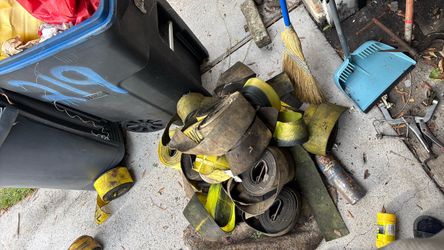 4” straps  5400lbs load for flat bed