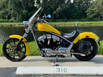 2023 Honda Fury ABS for Sale WITH CLEAN TITLE AND WARRANTY 