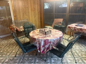 Patio set with 2 rocking chairs