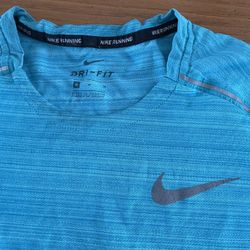 Nike DRI-FIT Medium Shirt