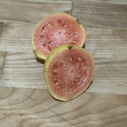 Organic Guavas 