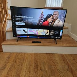 New Cond SAMSUNG 44 INCHES TV WITH REMOT CONTROL ,    , WORKS EXCELLENT. ,IN THE BOX 