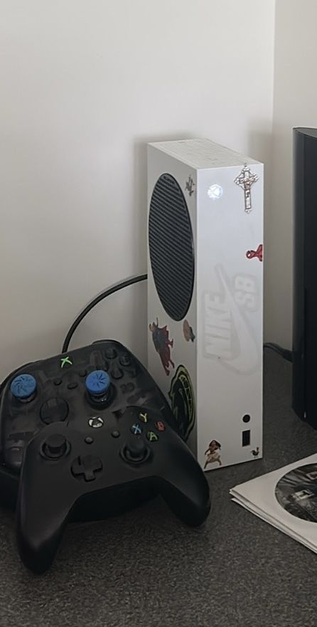 Xbox One Xs