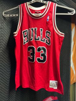 Scottie Pippen Men's Large L Mitchell & Ness Swingman Chicago Bulls Jersey Red