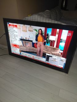 Samsung tv lcd htd 52 inch $150 including remote control