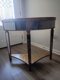 Entry way table