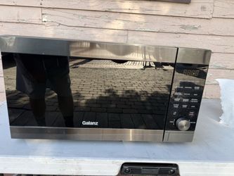Galanz Air Fry Microwave 0.9 cu ft 900W Convection Digital Defrost Black/SS