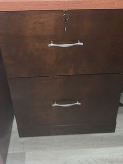 File cabinet with two drawers, and a key