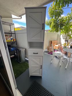 🌟 Homhedy Tall Bathroom Storage Cabinet – White Farmhouse Style – Excellent Condition 🌟