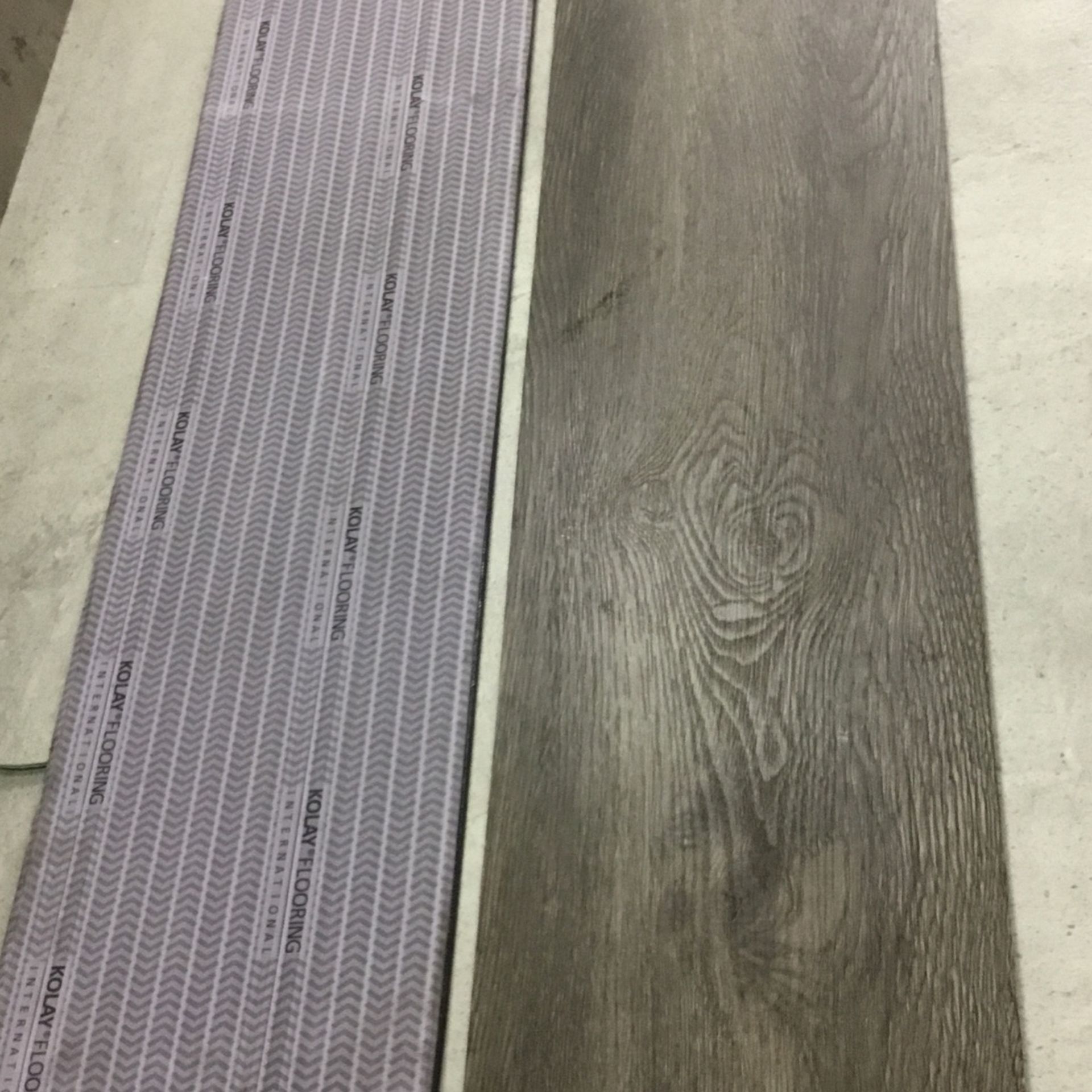 Kolay Vinyl Flooring %70 Off 1100 Sq Ft Available 75 Cents/ Sq Ft
