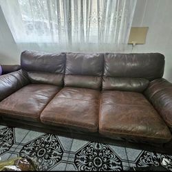 Real Leather Couch – Deep Seating – FREE DELIVERY 🚗