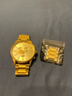 ⌚ Nixon Gold Chronograph Watch – Extra Bracelet Included