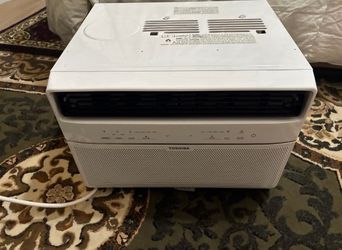 Toshiba 8,000 BTU Window AC Unit WiFi enabled– Like New / 2024 Model