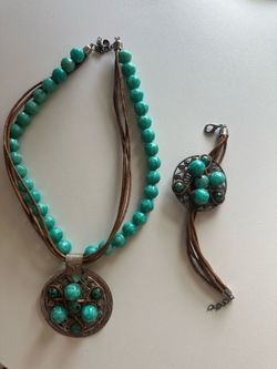 Gorgeous turquoise  and leather fashion jewelry set