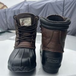 NAUTICA SNOW BOOTS