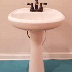 Pedestal Sink with Faucet 