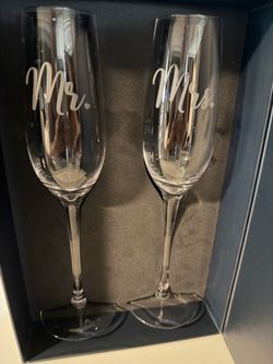 Mr & Mrs Champagne glasses