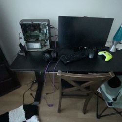 Selling This Gaming Pc It’s A Really Good Pc Specs Down Below