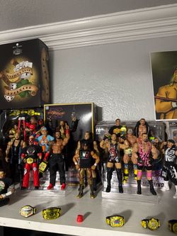WWE FIGURES FOR SALE HMU / NOT $100 read description below ⬇️