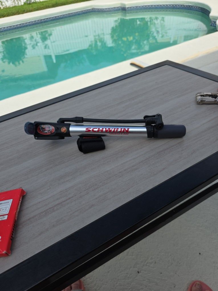 Schwinn Air Sport Bike Pump With Gauge