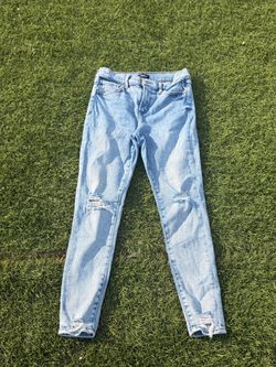 Express Cropped Skinny Jeans Women’s 6 Long Light Wash Distressed Ripped Denim