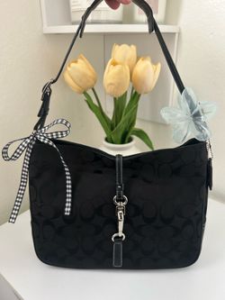 Coach Hamptons Signature Clip Hobo Black Shoulder Bag