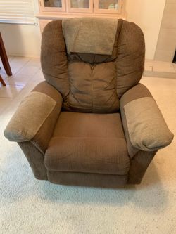 Brown la-Z-Boy recliner