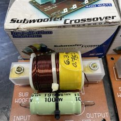 (2) TWO CROSSOVERS FOR SUBWOOFERS 20 Hz To 120 Hz 4 OHMS .FOR CAR OR DJS SOUNDS 