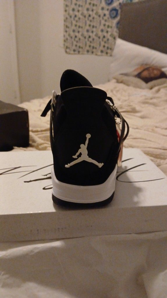 Jordans 4