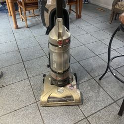 Hoover Wind tunnel G Series With Retractable Cord