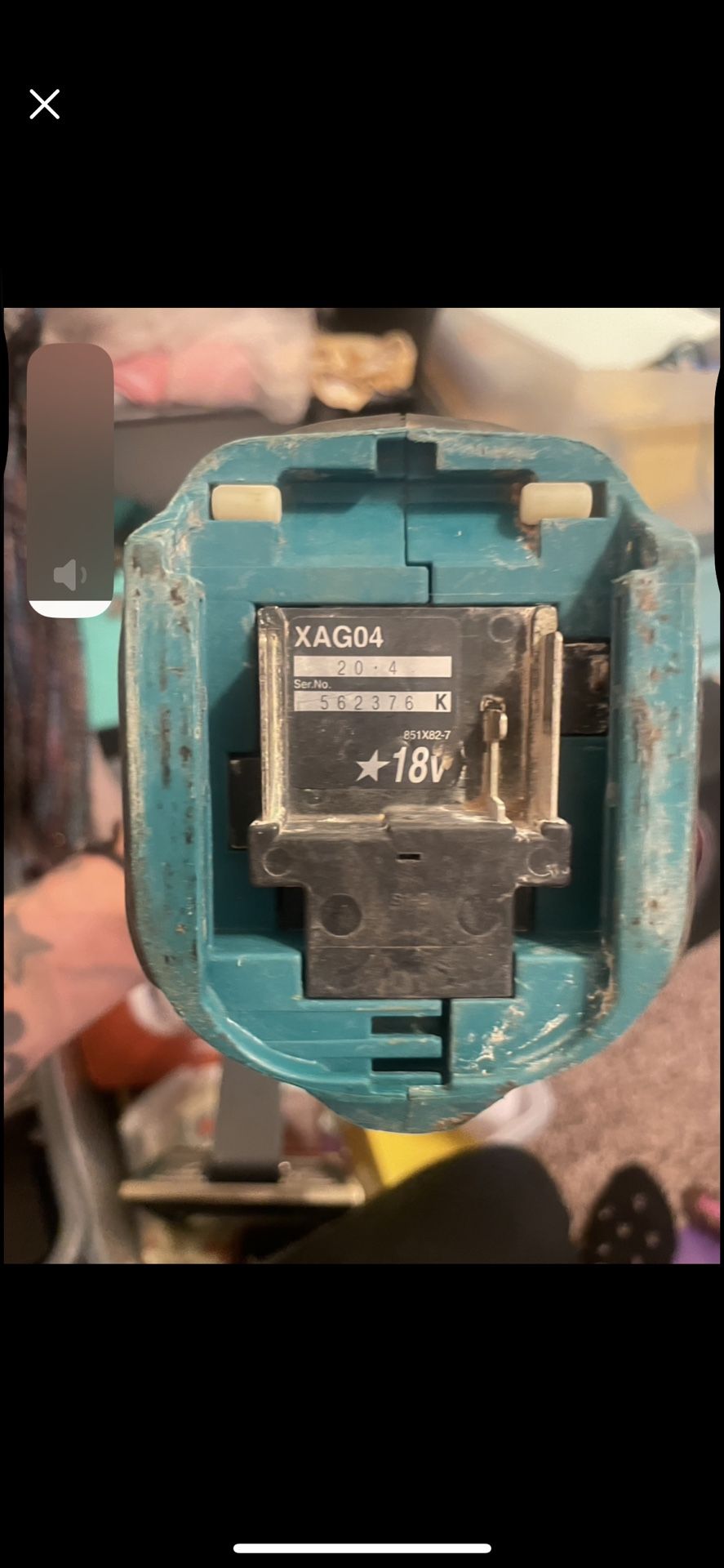 Makita XAG04 18V LXT Brushless 4-1/2” / 5” Cordless Angle Grinder Model: XAG04 Type: Cordless Angle Grinder