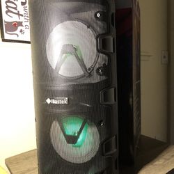 Bluetooth Party speaker  Rechargeable - Dual 6.5” woofer/Portable Microphone & Remote included RCA input compatible with any device !  EQUALIZER FOR B