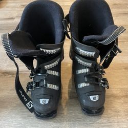 Salomon Ski Boots 22/22.5