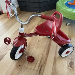 Radio flyer tricycle 