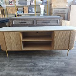 Assembled, like new. 70" Fluted TV Stand, Modern Chic Entertainment Center for TVs Up to 80 inches, TV Console with Faux
