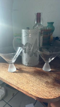 Martini Glasses with Frosted Base – Set of 2