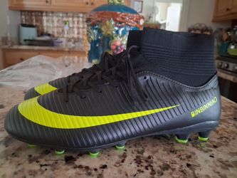 Soccer cleats us size 9.5